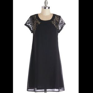 ✨Final Price✨ ModCloth Black Lace Sleeve Dress